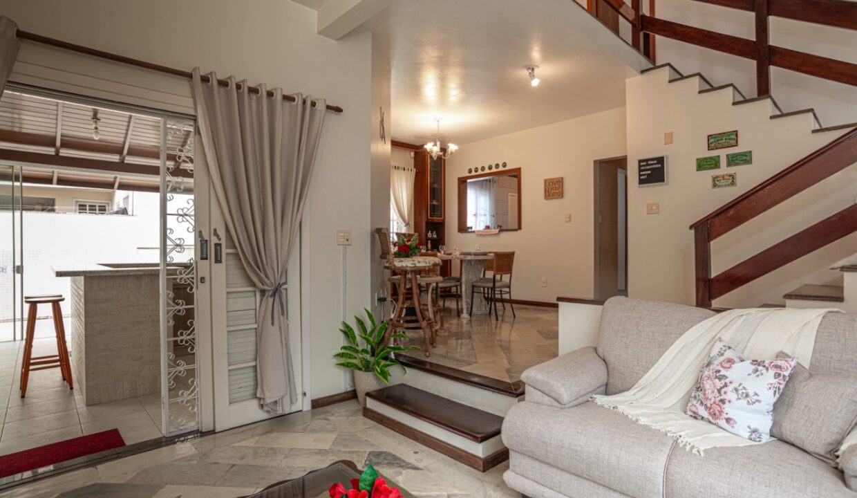 3944B3CC-8F38-4528-8438-F8539C3EE5D6