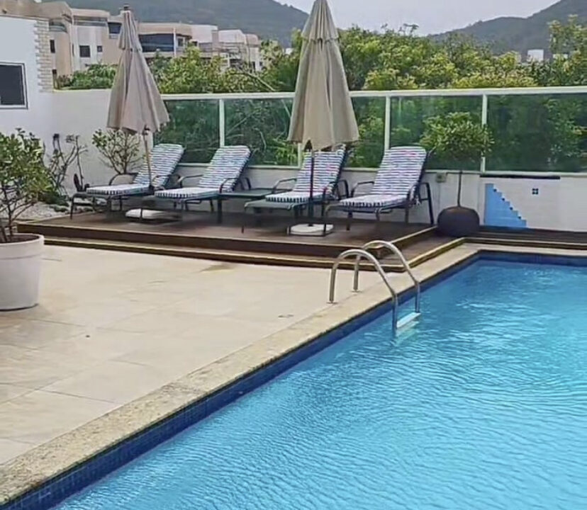 BA91A593-99ED-4D72-9388-2C6D65F10986