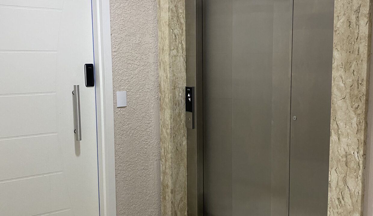 5694C38B-94FA-43CC-9C3D-F8DE190C6E11