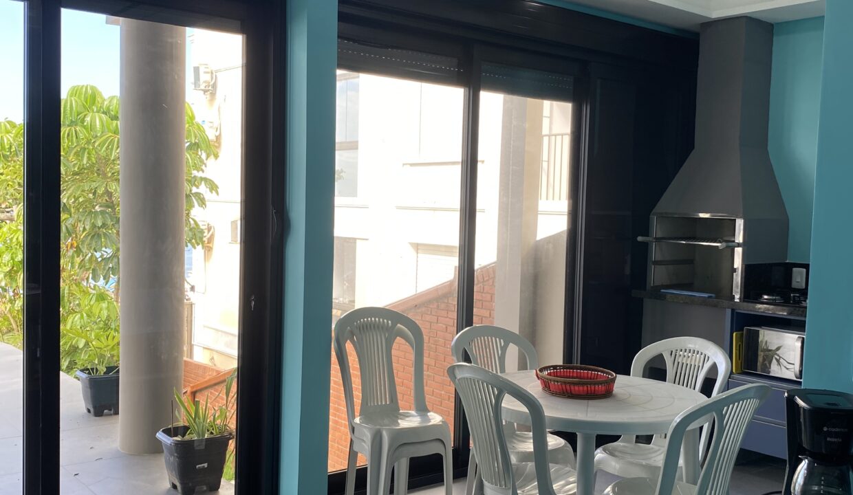 3A86CFD8-1742-46F3-A8B9-1E152538B17C