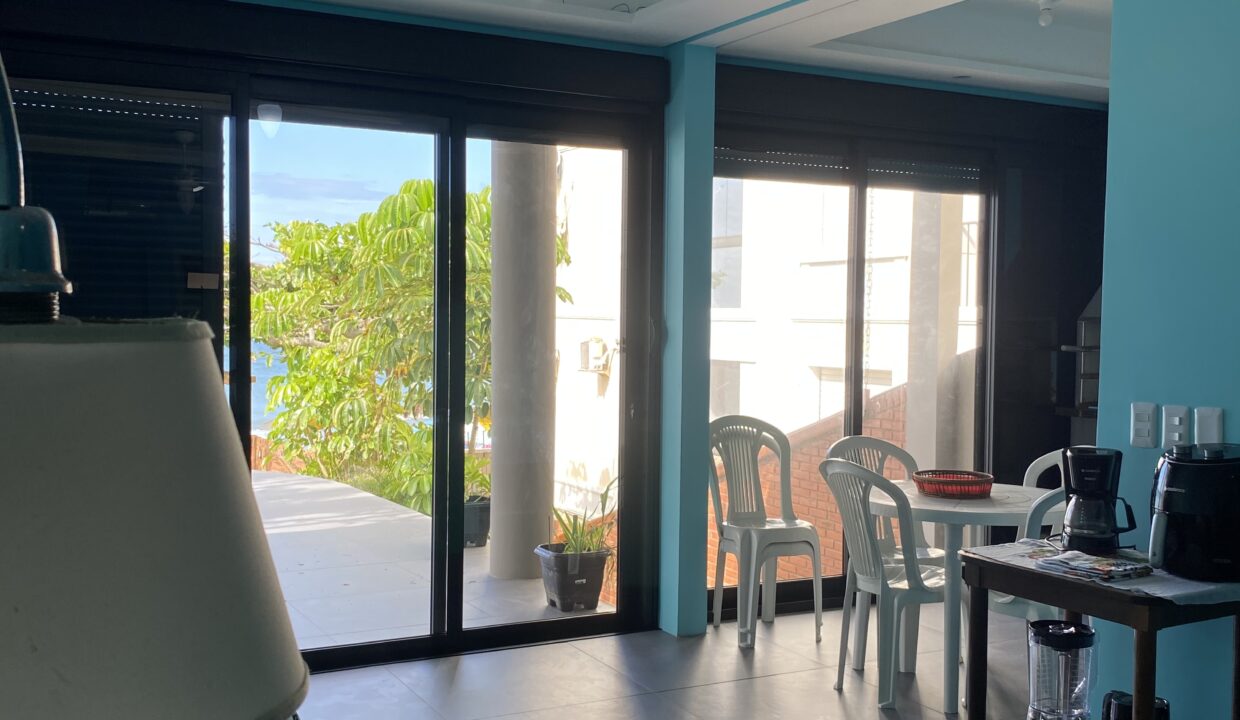 73699818-0DBA-47C0-B997-AD679653C28C