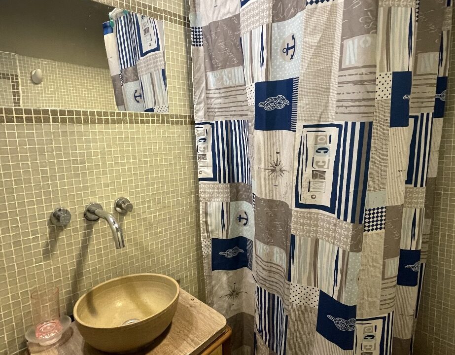 4AD1FD68-4BB4-44B1-A6A1-3313483794AF