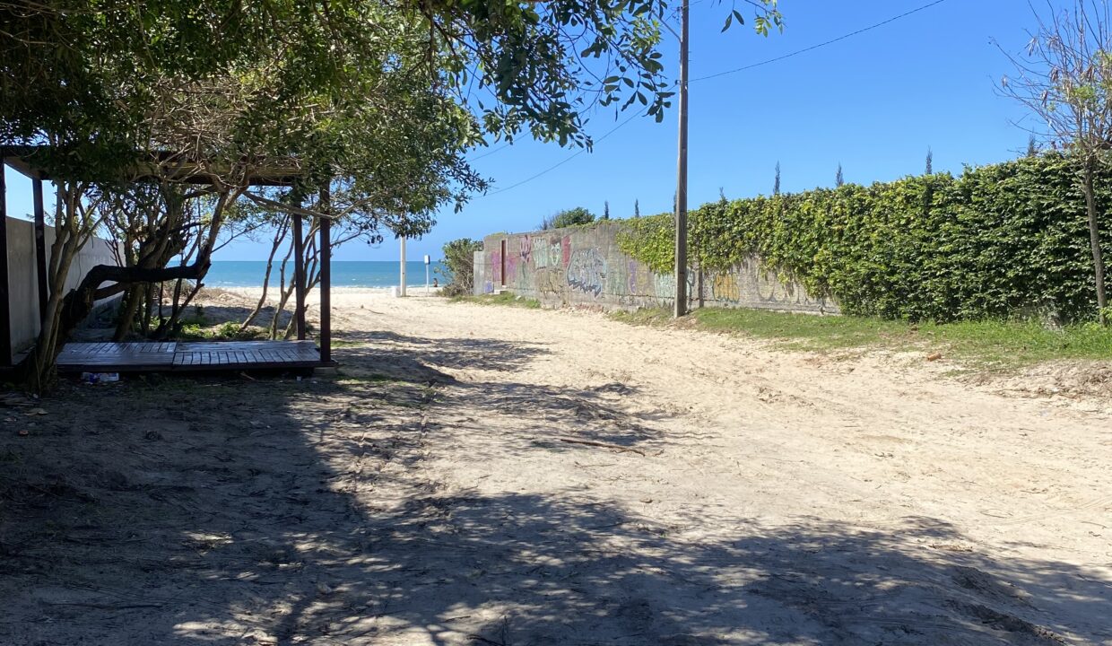 15B7A5C1-8F30-4AD0-9230-640275406625