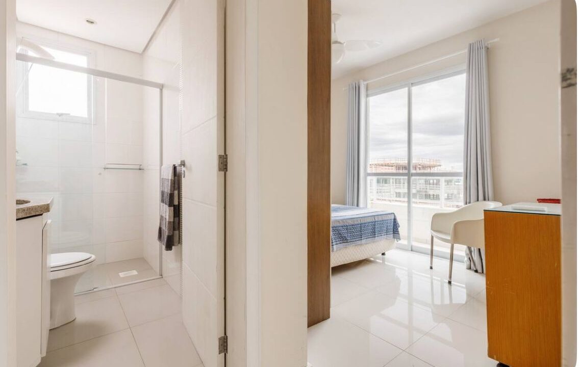 5B9162AD-EA26-46CA-B1B4-1D08327A11AF