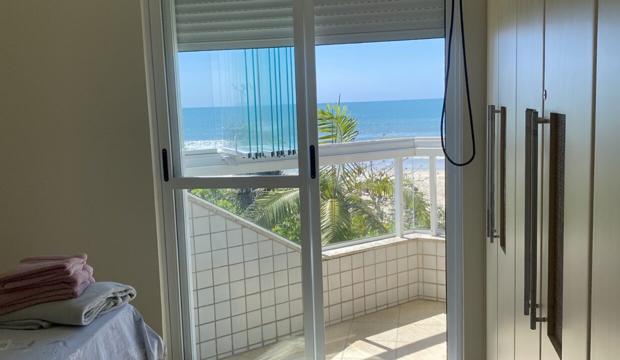 9AB3E911-3DB6-46E9-87ED-2895FFAC82B5