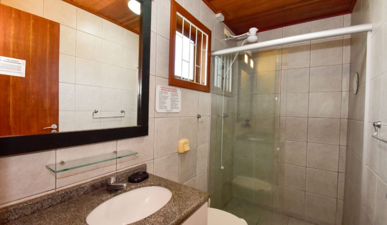 AB1646CA-6D02-4A97-8B03-79173D0917EA