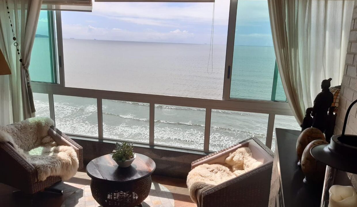 A8CCAE2D-483D-4842-A002-F46F25BB1580