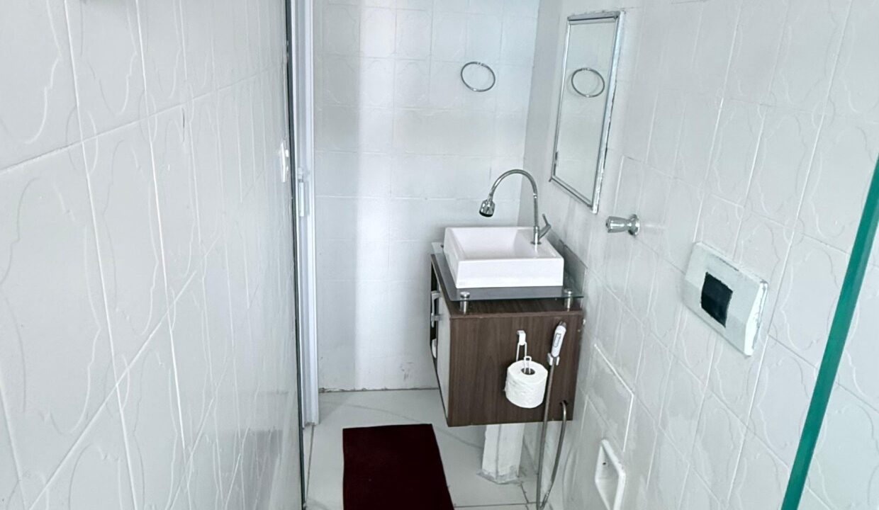 E2C1717B-890F-492F-A661-BBC860010E29