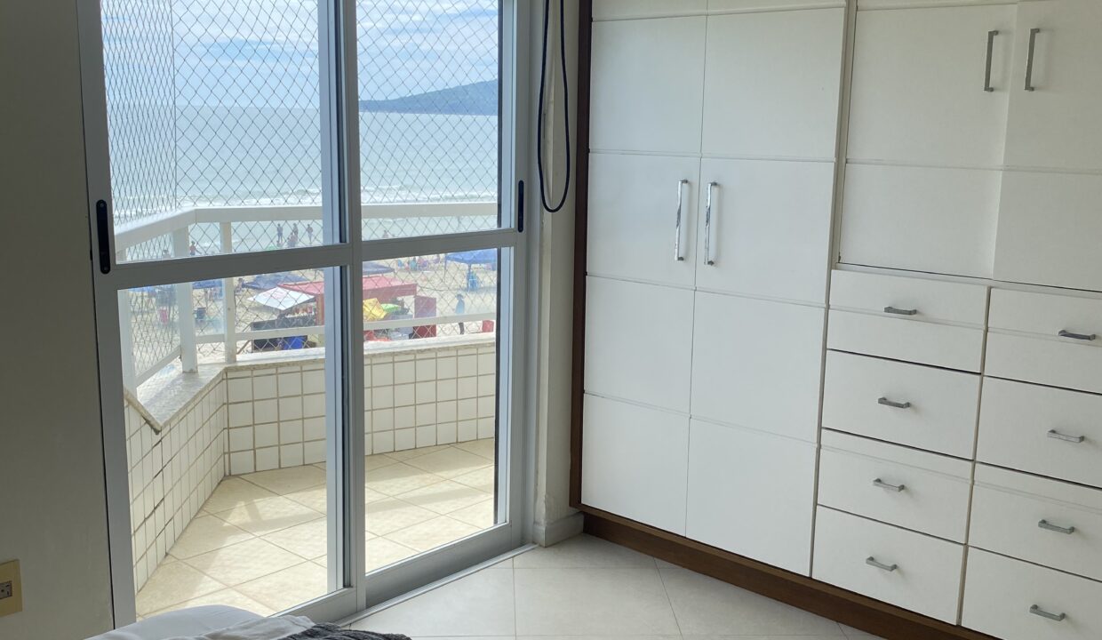 D38F8669-FBC0-47A7-ABE4-315B13C41354