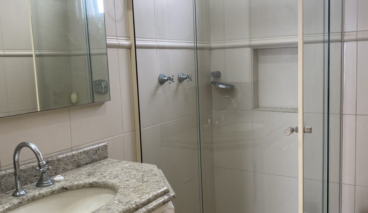 D9DAD5A8-5C33-4741-887F-05D683F4497F